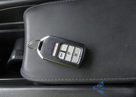 2019 Honda Civic Sport z USA, uszkodzony, nr VIN 19XFC2F86KE002288